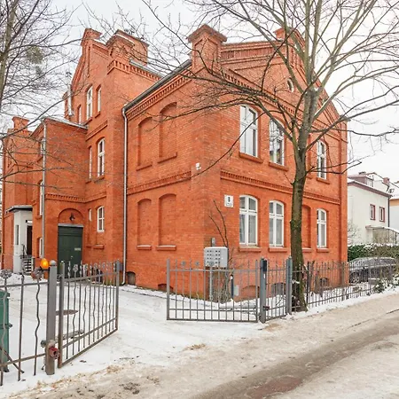 公寓 Obroncow Westerplatte 8, Sun & Snow 索波特